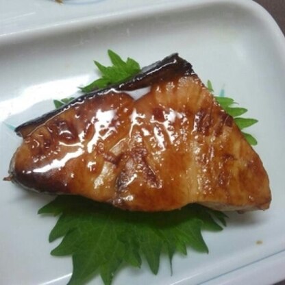 おはようございます♪一昨日の夕飯に、久しぶりにブリの照り焼き作りました！
とっても美味しかったです(*^^*)
ごちそうさまでしたぁ♪